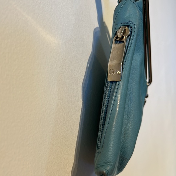 Renato Angi Venezia blue wristlet soft leather magnetic / zipper Italy - Picture 9 of 10